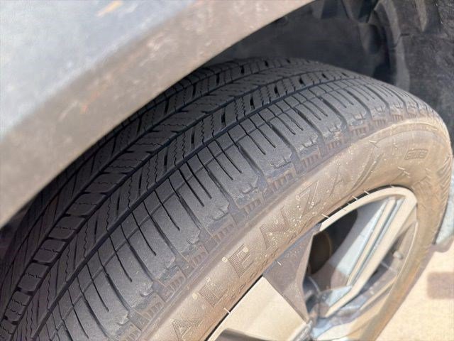 Used 2023 Nissan Rogue SL w/ SL Premium Package image 11