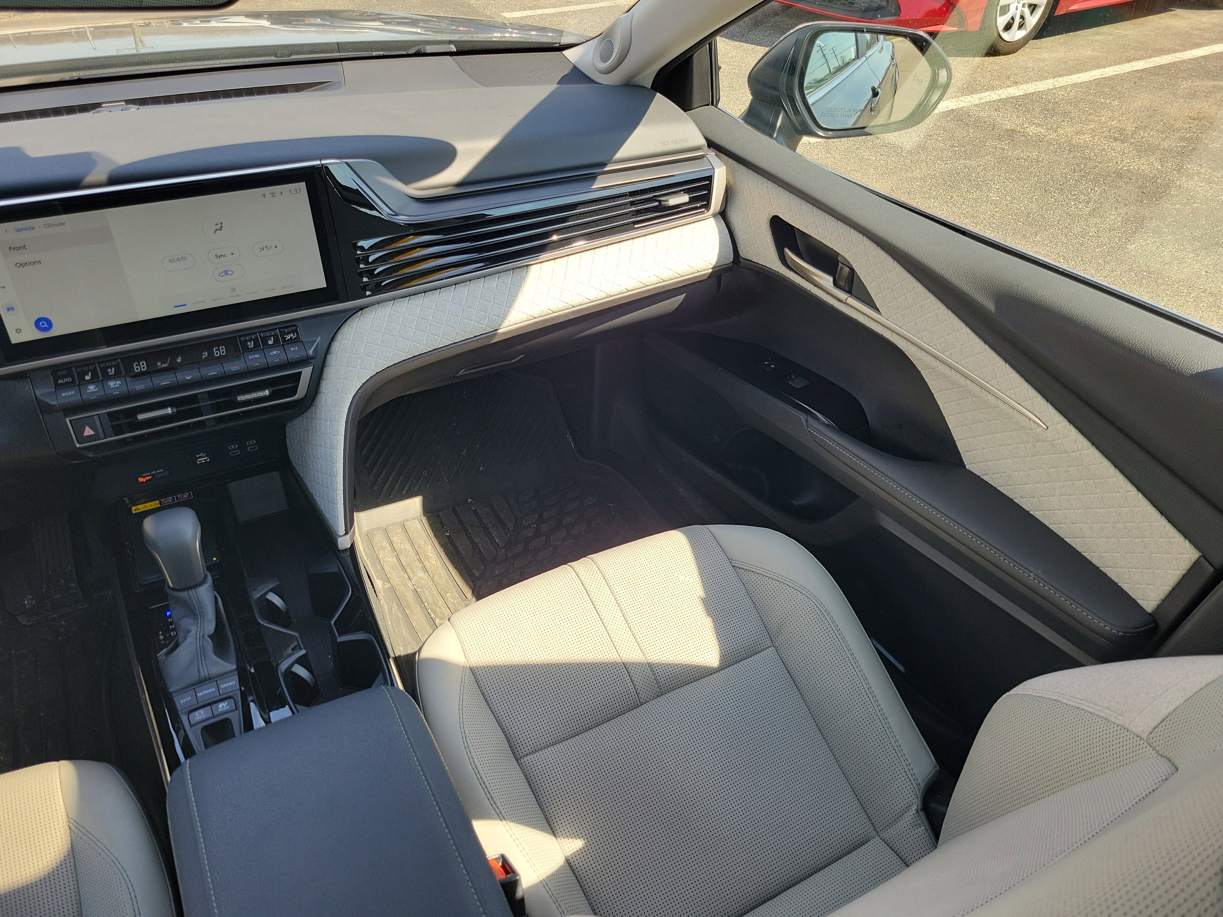 Used 2025 Toyota Camry XLE w/ Premium Plus Package image 12