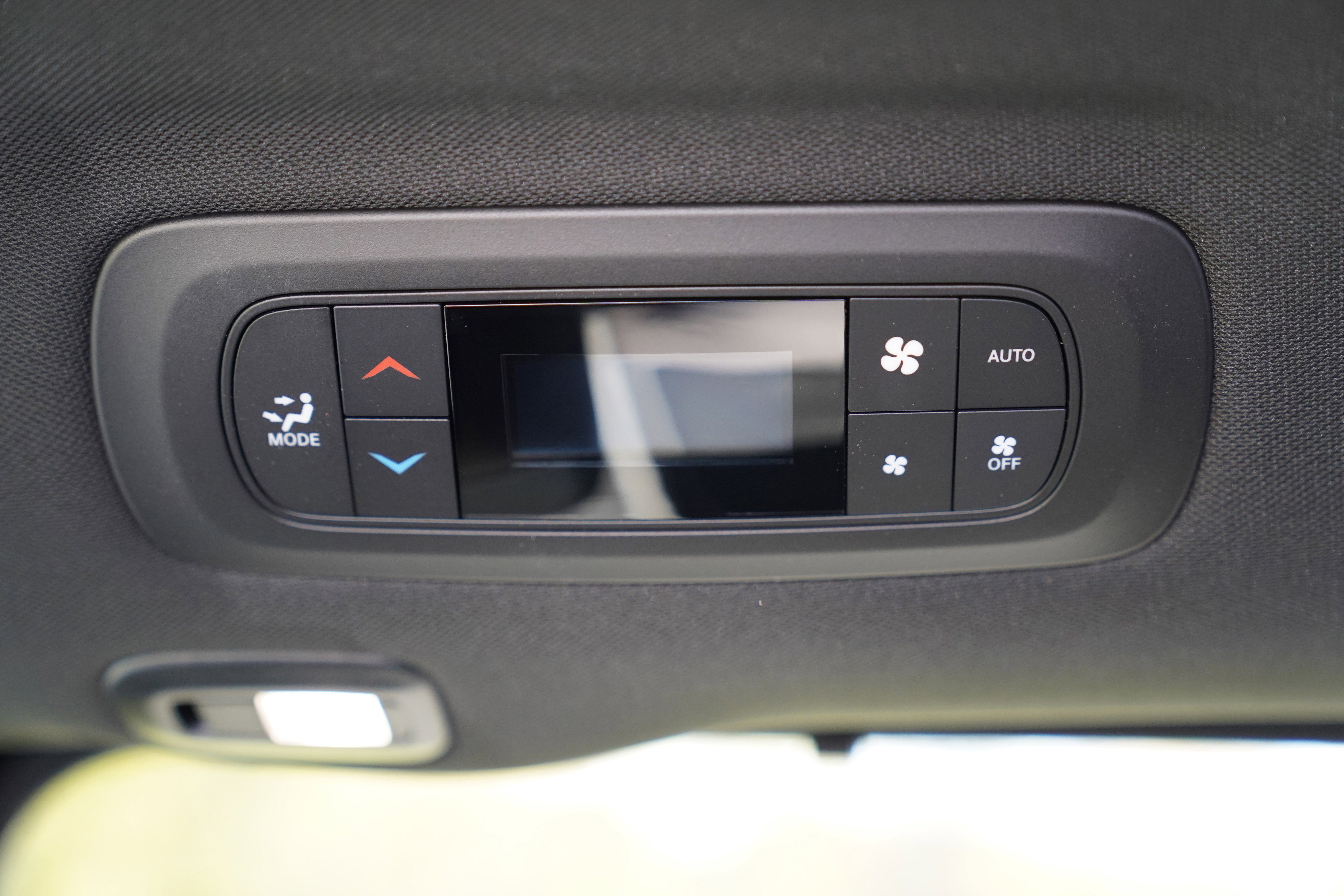 New 2026 Chrysler Pacifica Limited image 6