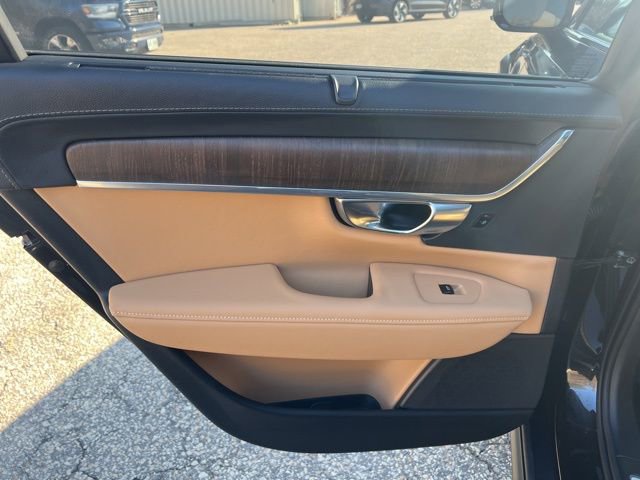 Certified 2025 Volvo V90 B6 Cross Country Ultra image 23