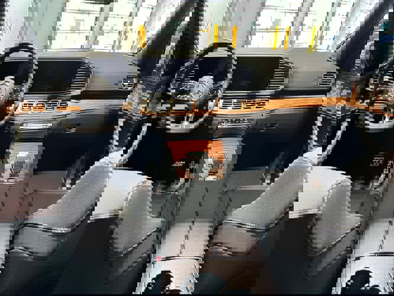 New 2025 Mercedes-Benz GLS 450 4MATIC image 6