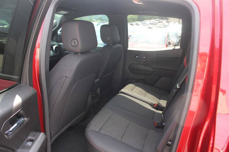 Used 2024 Chevrolet Colorado Z71 w/ Z71 Convenience Package 2 AWD/4WD image 10