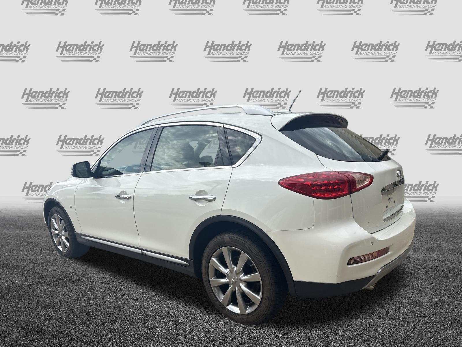 Used 2017 INFINITI QX50 AWD w/ Premium Plus Package image 8