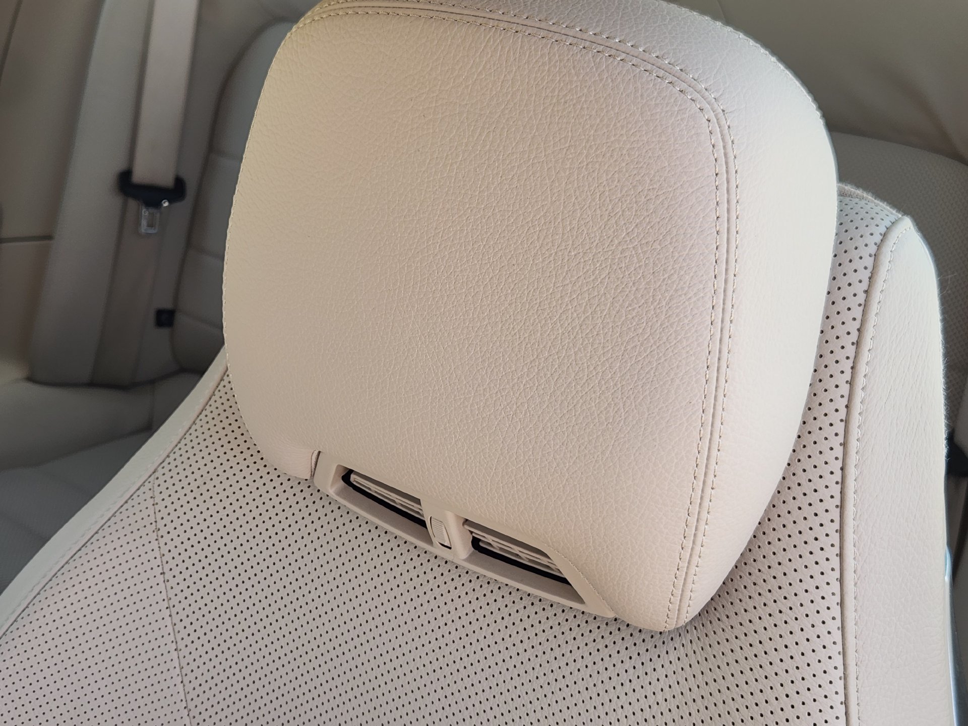 Certified 2016 Mercedes-Benz E 400 Cabriolet image 26
