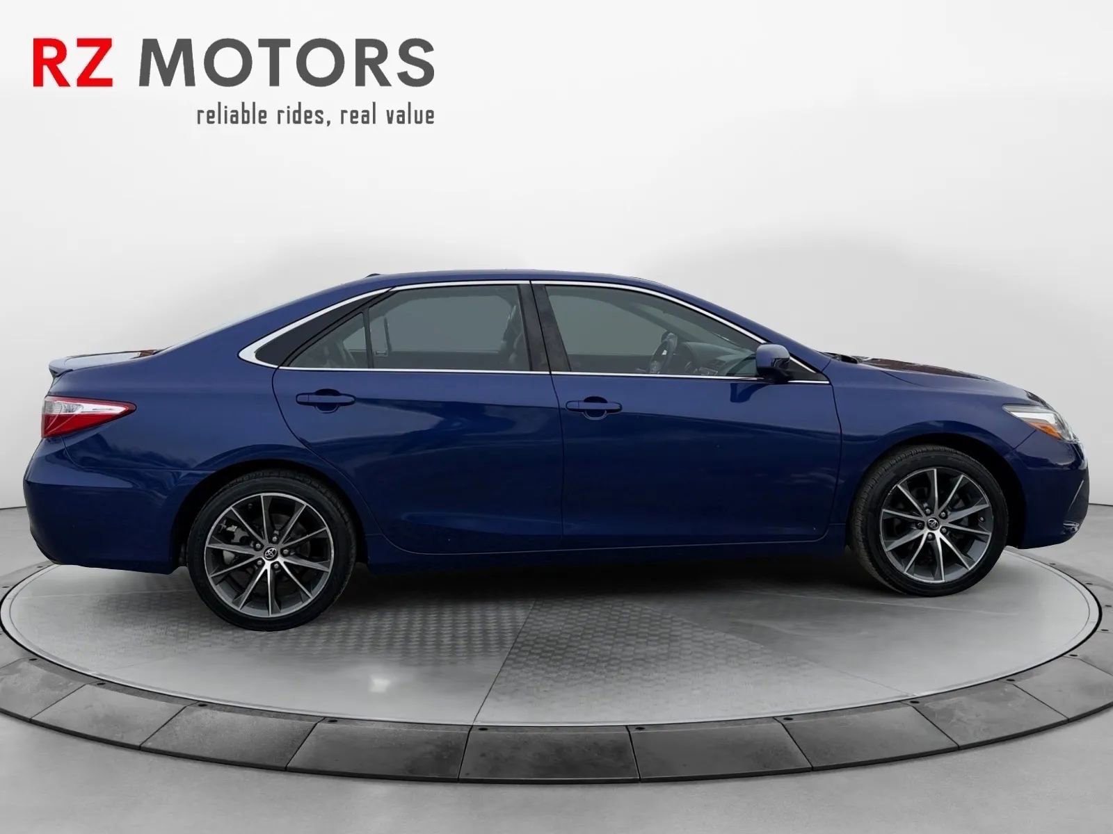 Used 2015 Toyota Camry XSE image 5