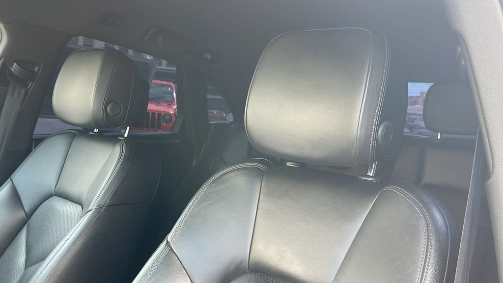 Used 2019 Porsche Macan AWD/4WD image 7