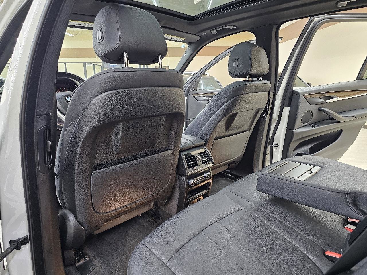 Used 2018 BMW X5 xDrive35i w/ M Sport Package AWD/4WD image 27