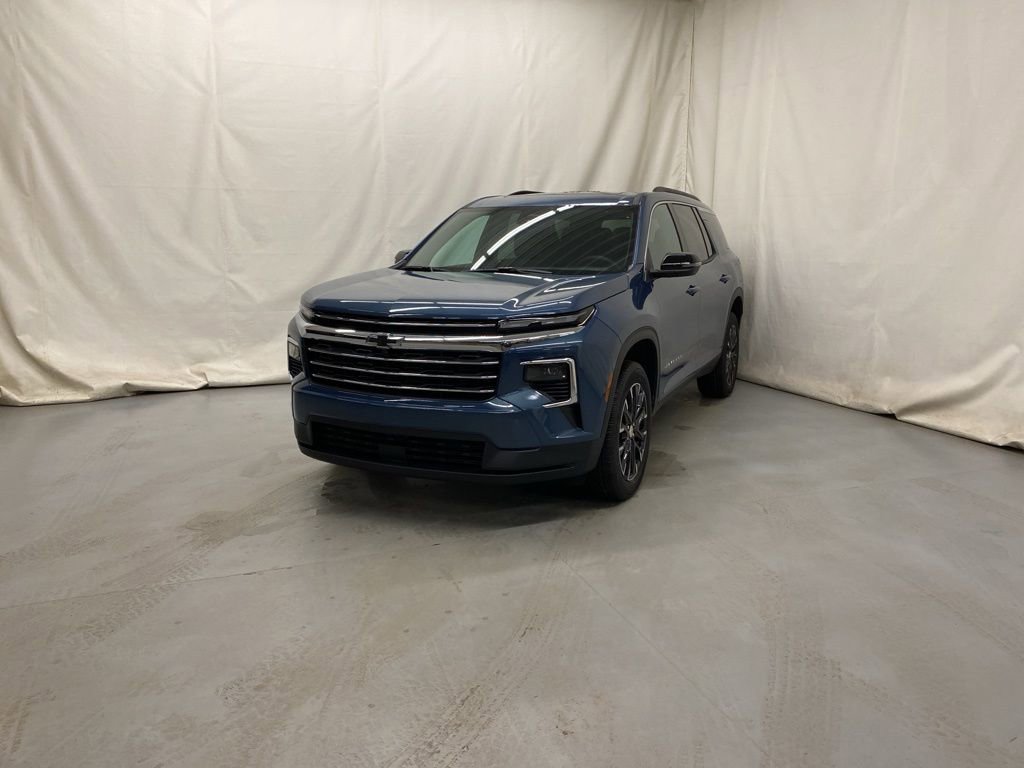 New 2026 Chevrolet Traverse LT w/ Sun and Wheel Package AWD/4WD image 2