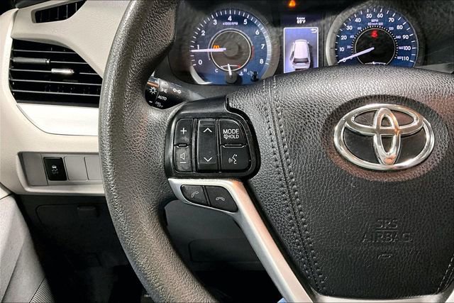 Used 2020 Toyota Sienna LE AWD/4WD image 12