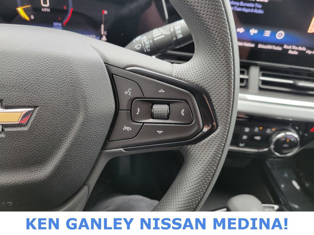 Used 2025 Chevrolet Trax LT image 31