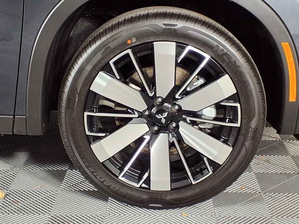Used 2025 Mitsubishi Outlander SE FWD image 28