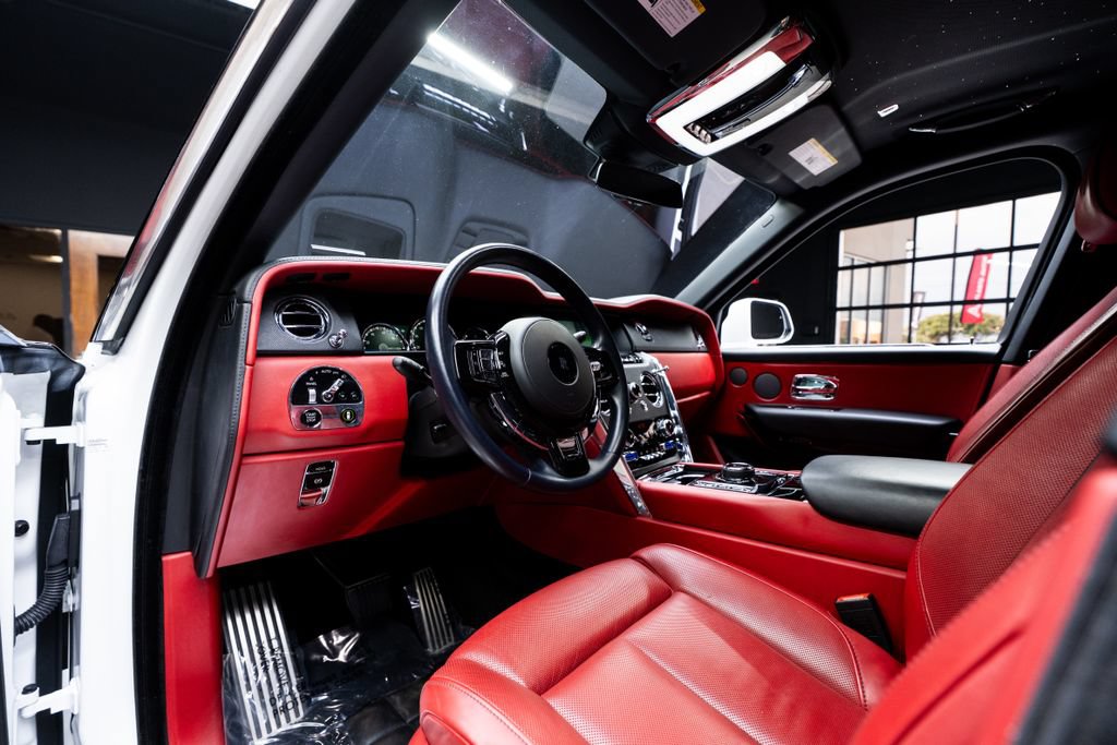Used 2022 Rolls-Royce Cullinan AWD/4WD image 33