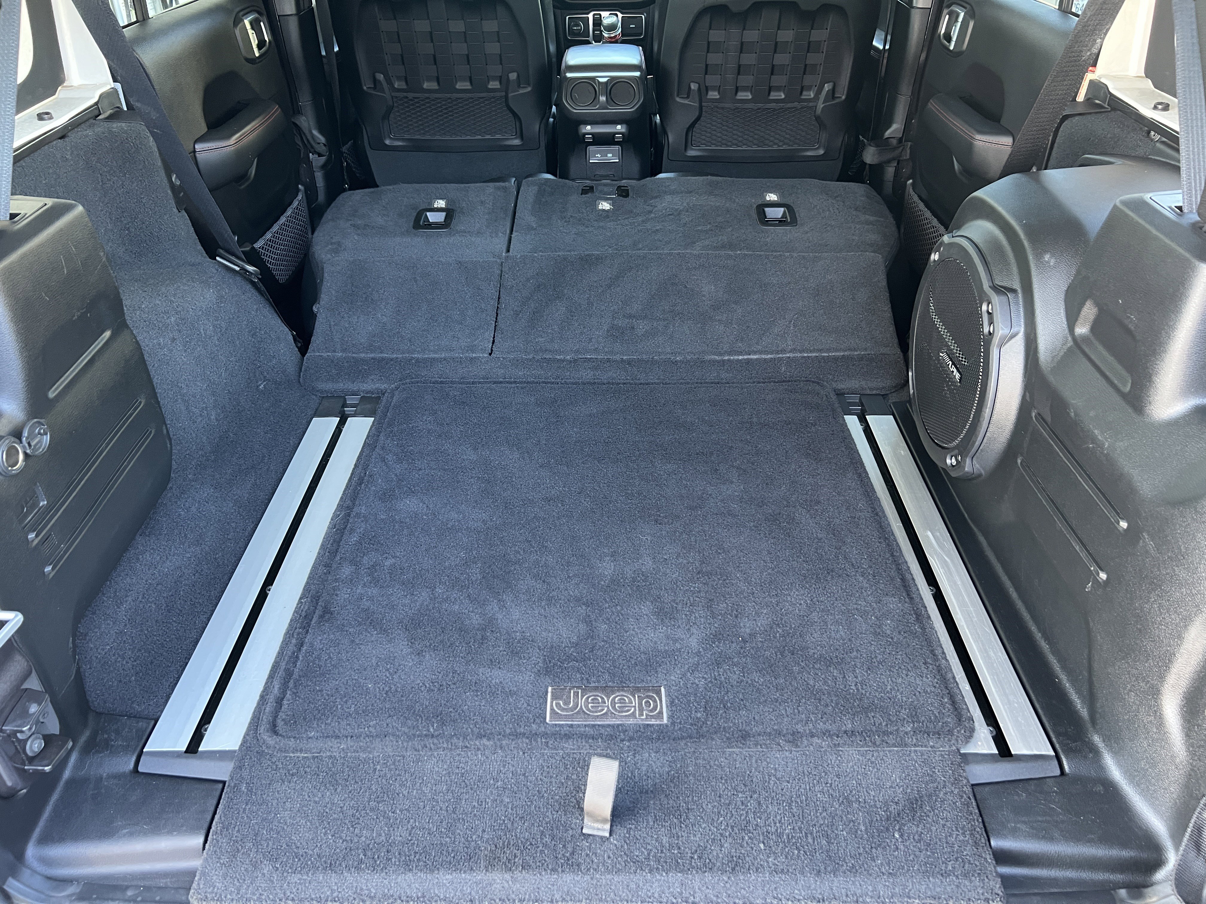 Used 2020 Jeep Wrangler Unlimited Rubicon w/ Uconnect 4C Nav & Sound Group image 20