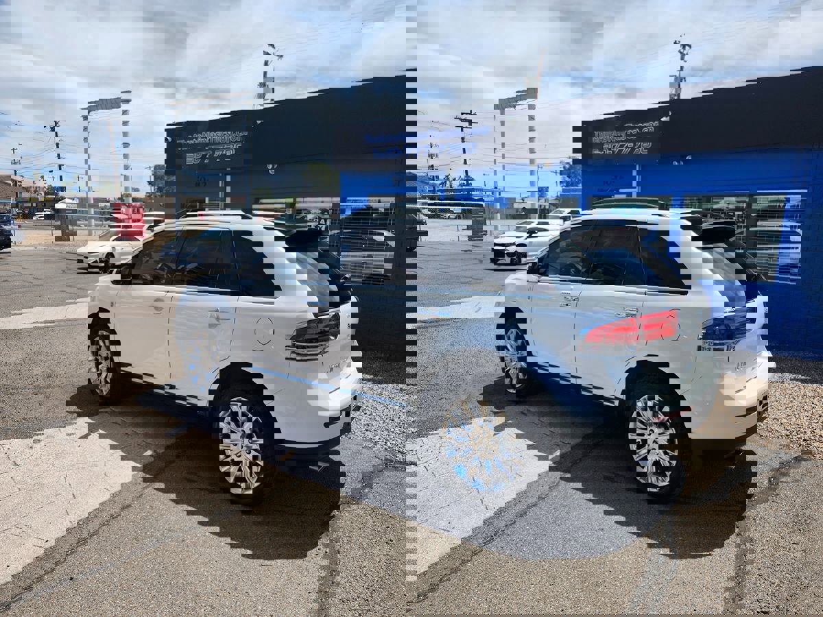 Used 2015 Lincoln MKX FWD w/ Equipment Group 101A image 4