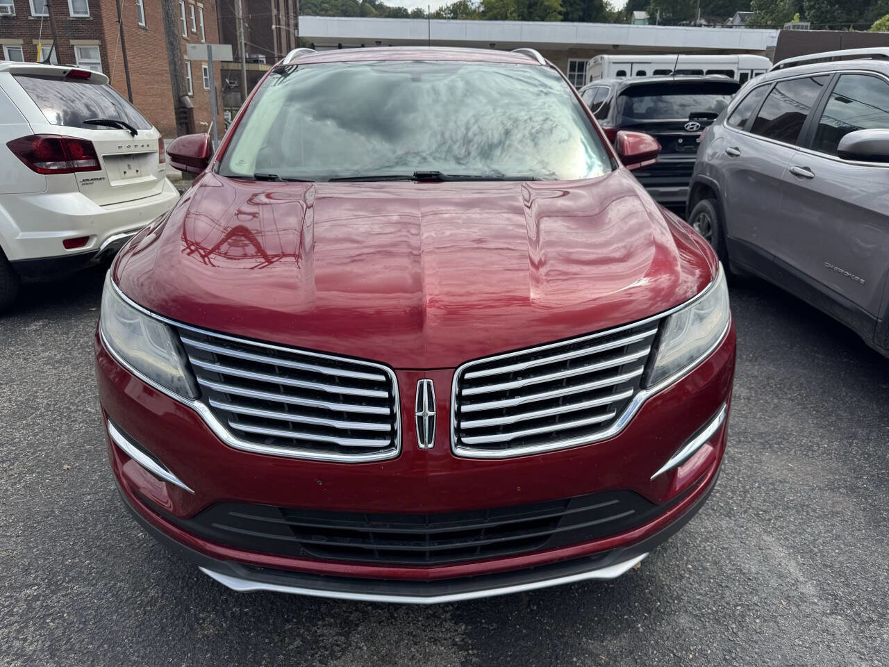 Used 2017 Lincoln MKC Premiere AWD/4WD image 2