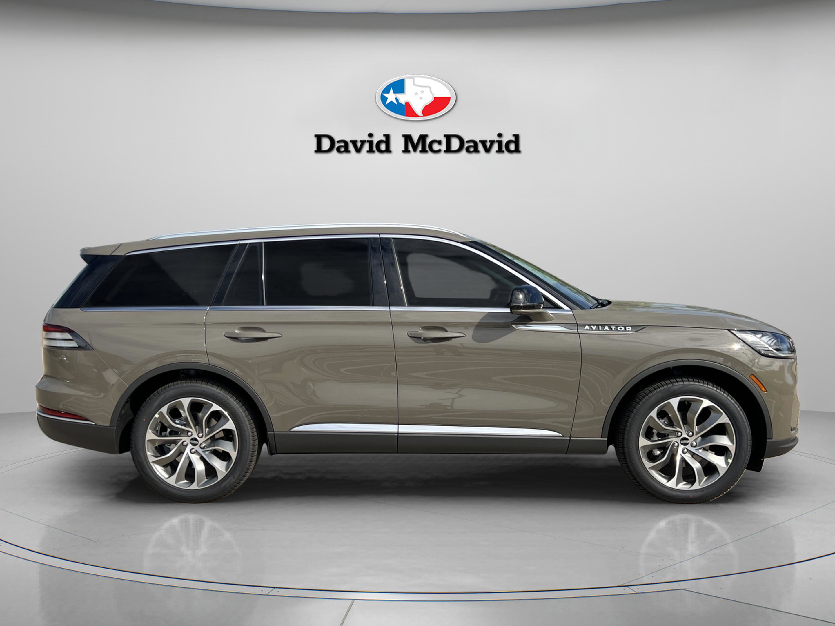 New 2025 Lincoln Aviator Reserve RWD image 8