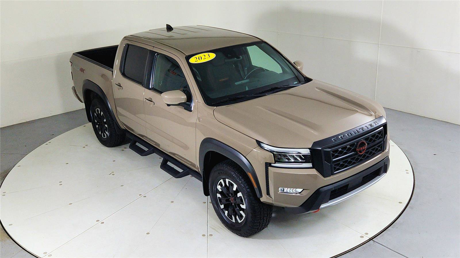 Used 2023 Nissan Frontier PRO-4X w/ Pro Convenience Package image 13