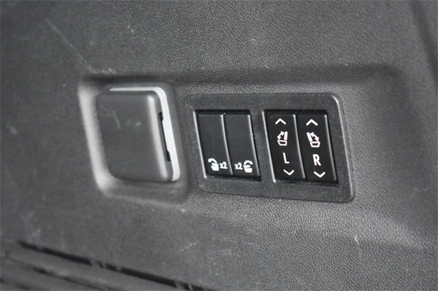 Certified 2022 Chevrolet Suburban RST w/ Sport Performance Package image 23