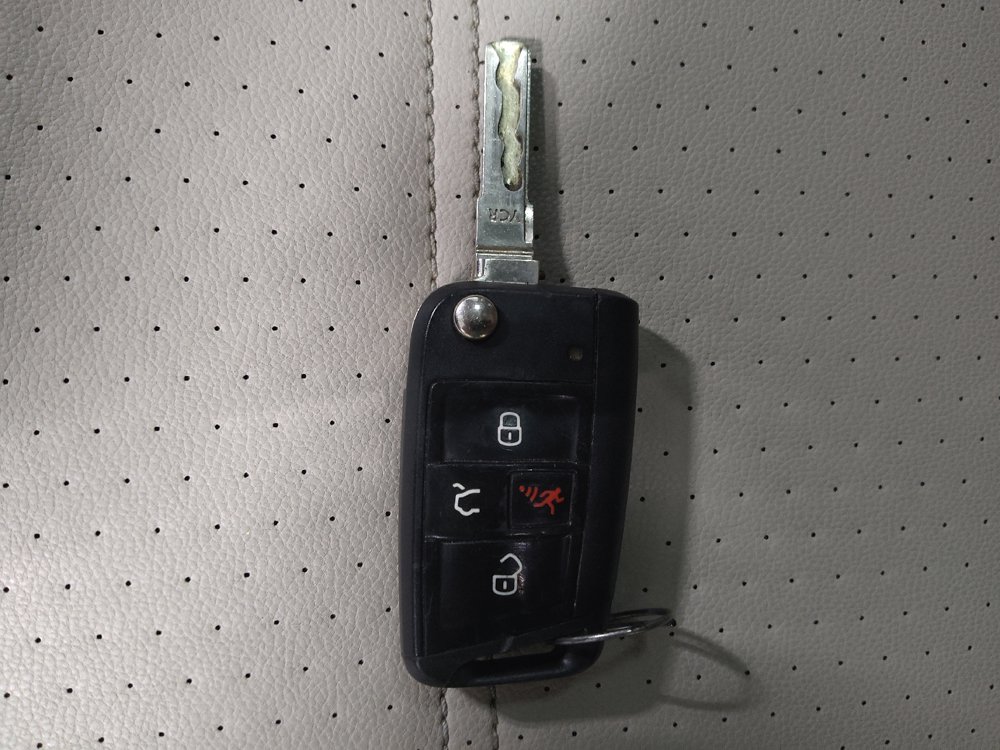Used 2015 Volkswagen Golf S FWD image 32