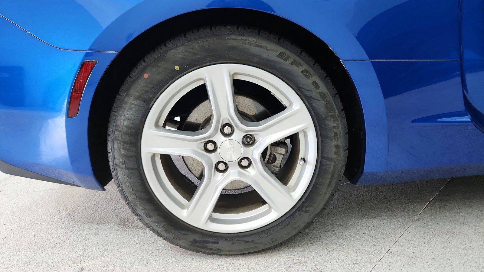 Used 2017 Chevrolet Camaro LT w/ Technology Package RWD image 32