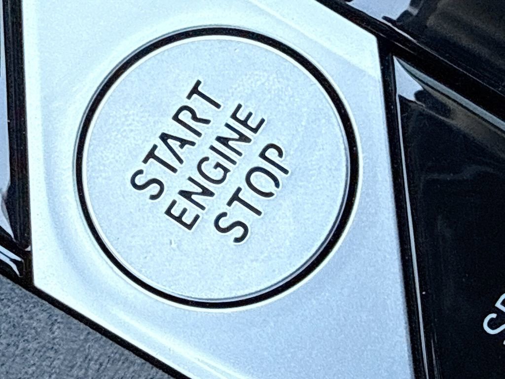 Used 2023 BMW X7 xDrive40i w/ Premium Package image 37