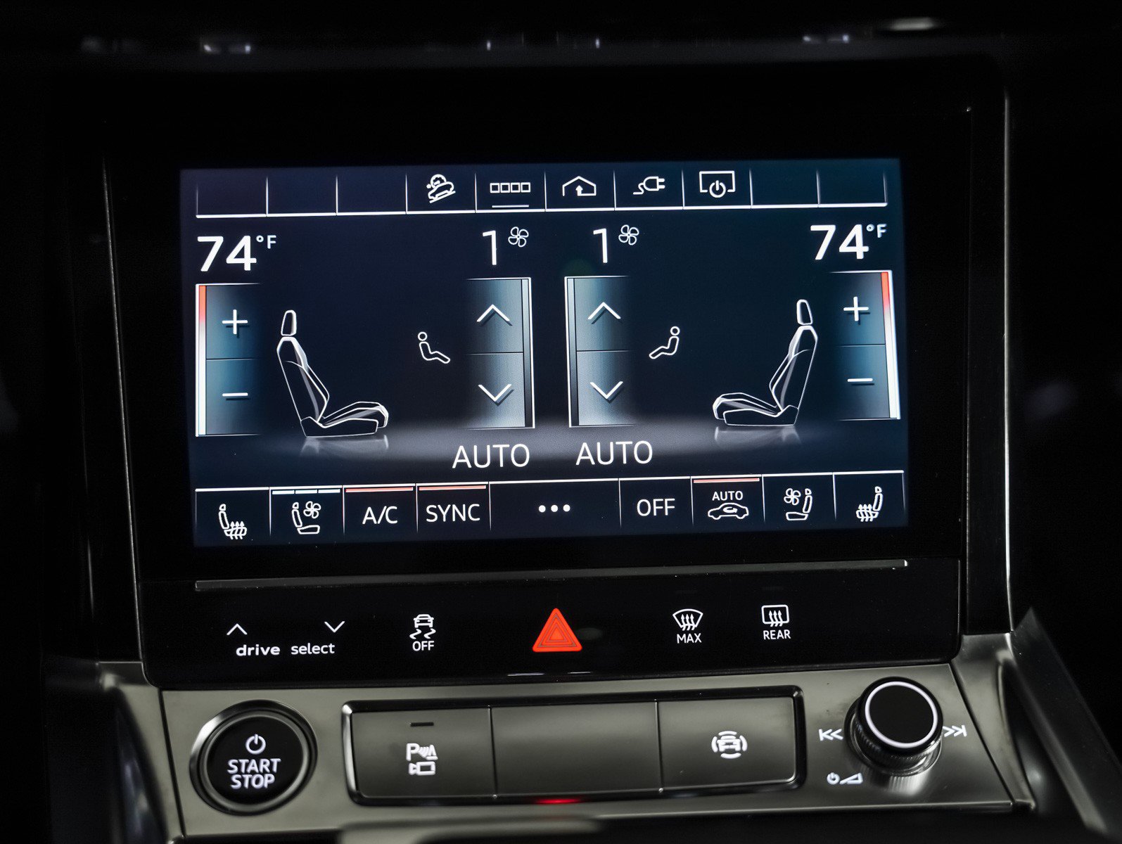 Used 2024 Audi Q8 e-tron Premium Plus image 18