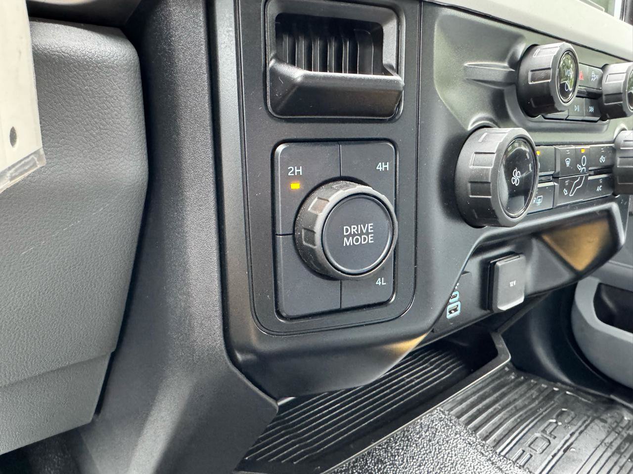 Used 2025 Ford F350 XL w/ XL Chrome Package AWD/4WD image 30