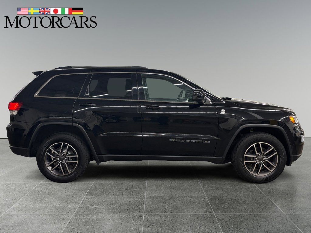 Used 2020 Jeep Grand Cherokee Laredo w/ Quick Order Package 2BN North AWD/4WD image 2
