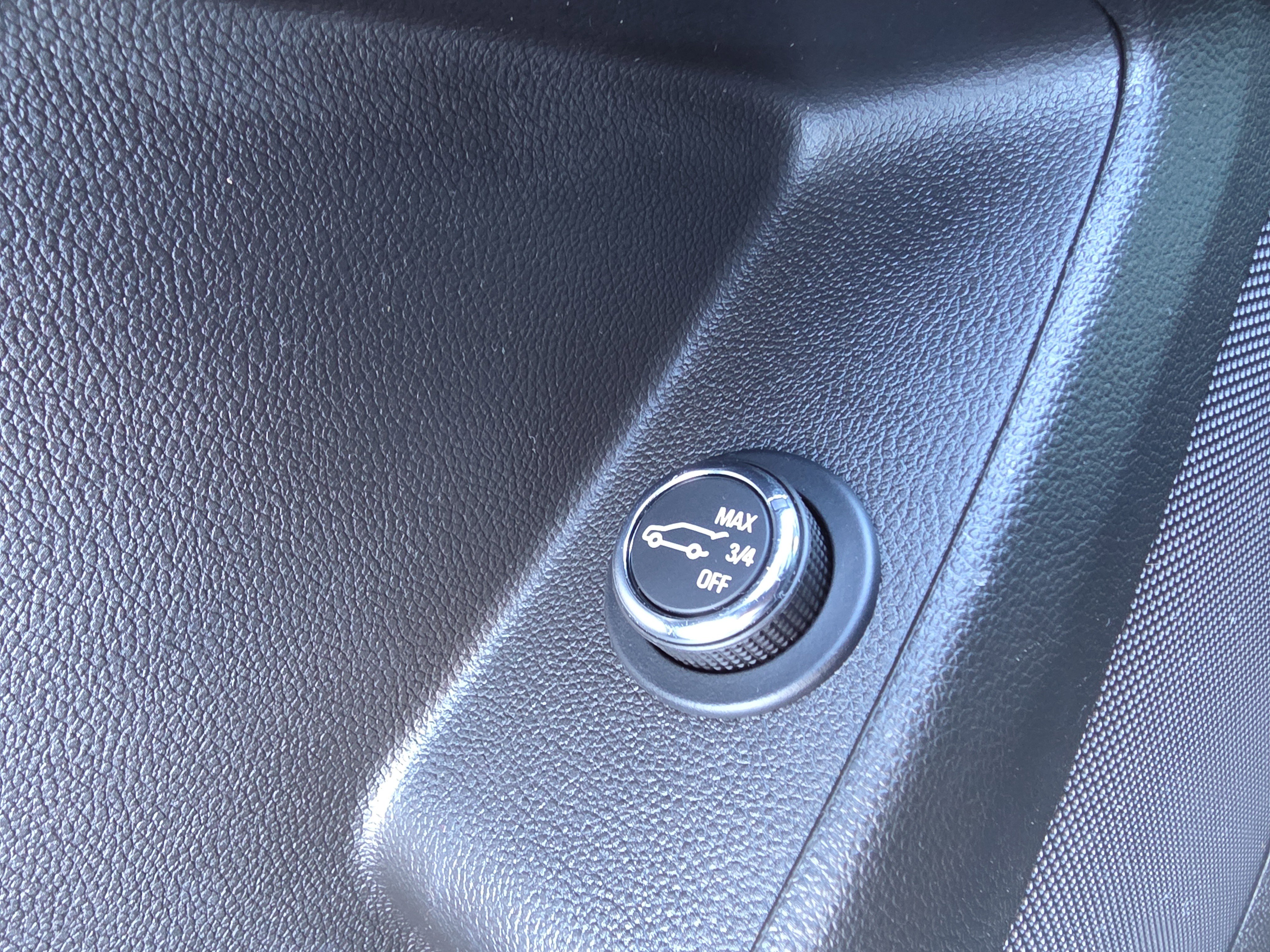 Used 2023 Chevrolet Traverse LT image 15