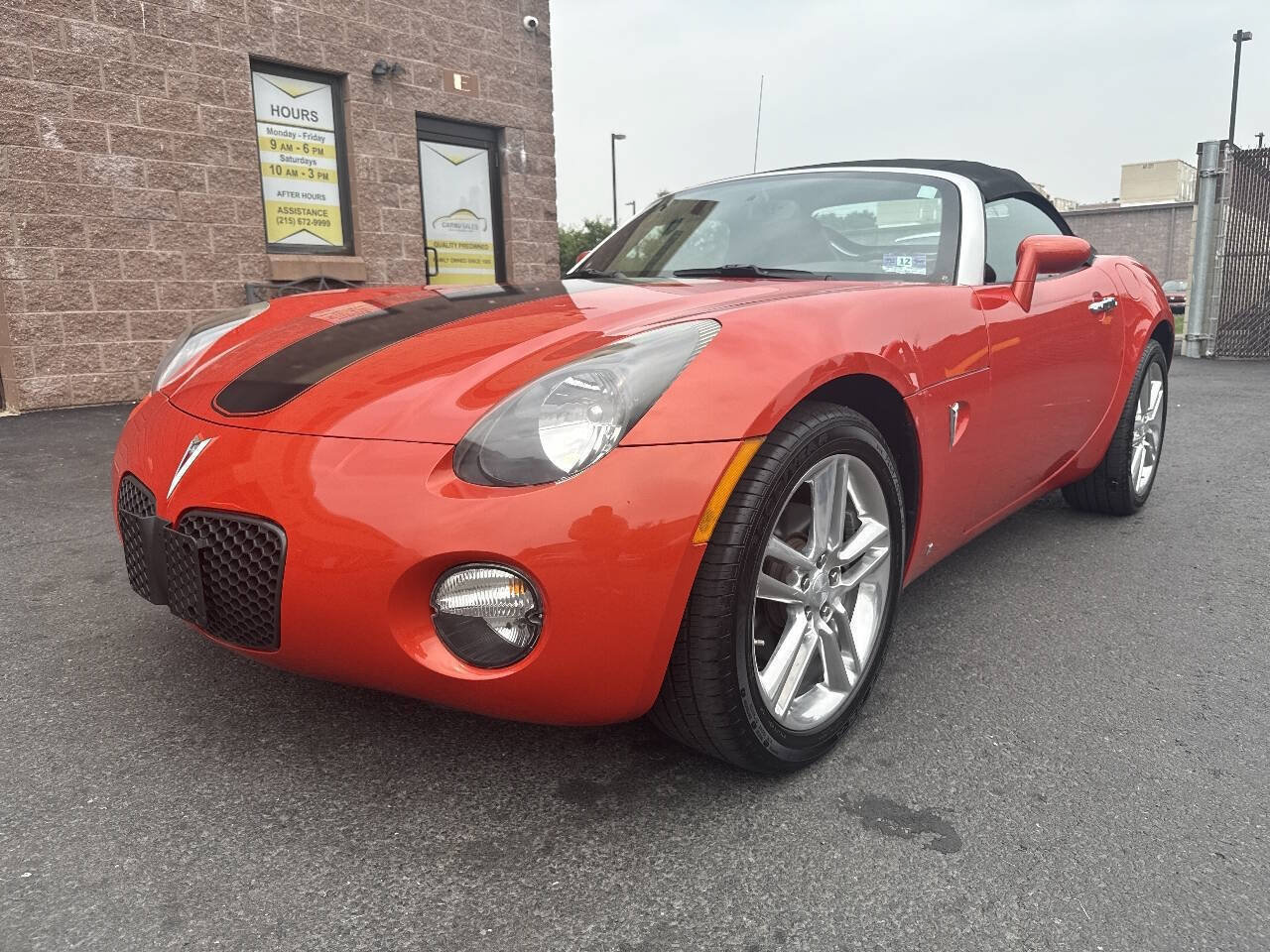Used 2009 Pontiac Solstice Street Edition RWD image 4