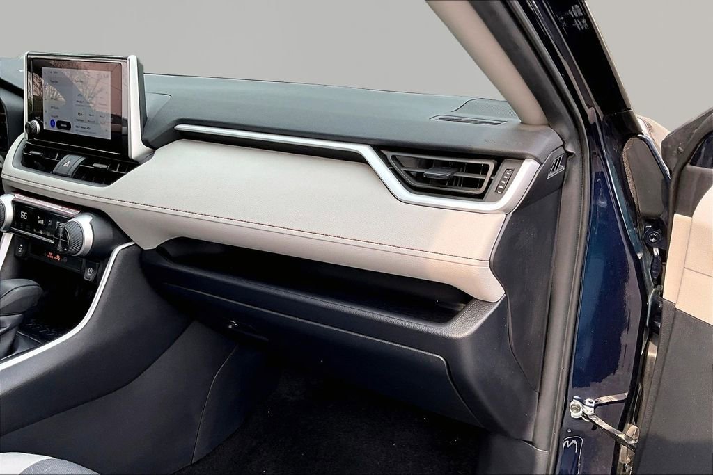 Used 2025 Toyota RAV4 XLE w/ Convenience Package image 20