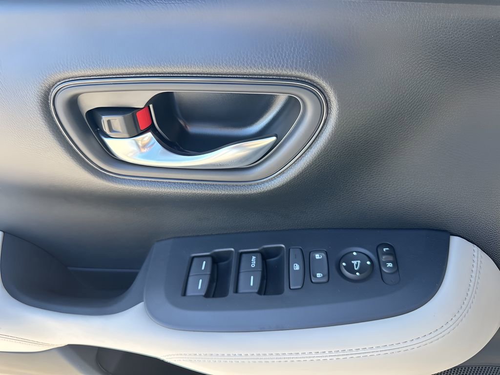 Used 2025 Honda HR-V LX image 23