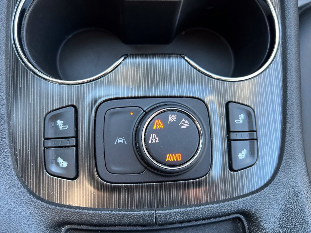 Used 2023 GMC Acadia SLT AWD/4WD image 30