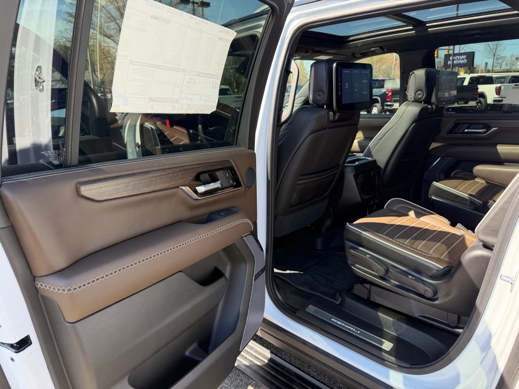 New 2026 GMC Yukon XL Denali Ultimate w/ LPO, Illumination Package AWD/4WD image 15