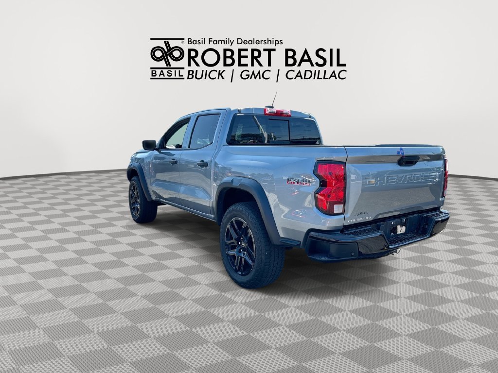 Used 2024 Chevrolet Colorado Trail Boss w/ Technology Package AWD/4WD image 6