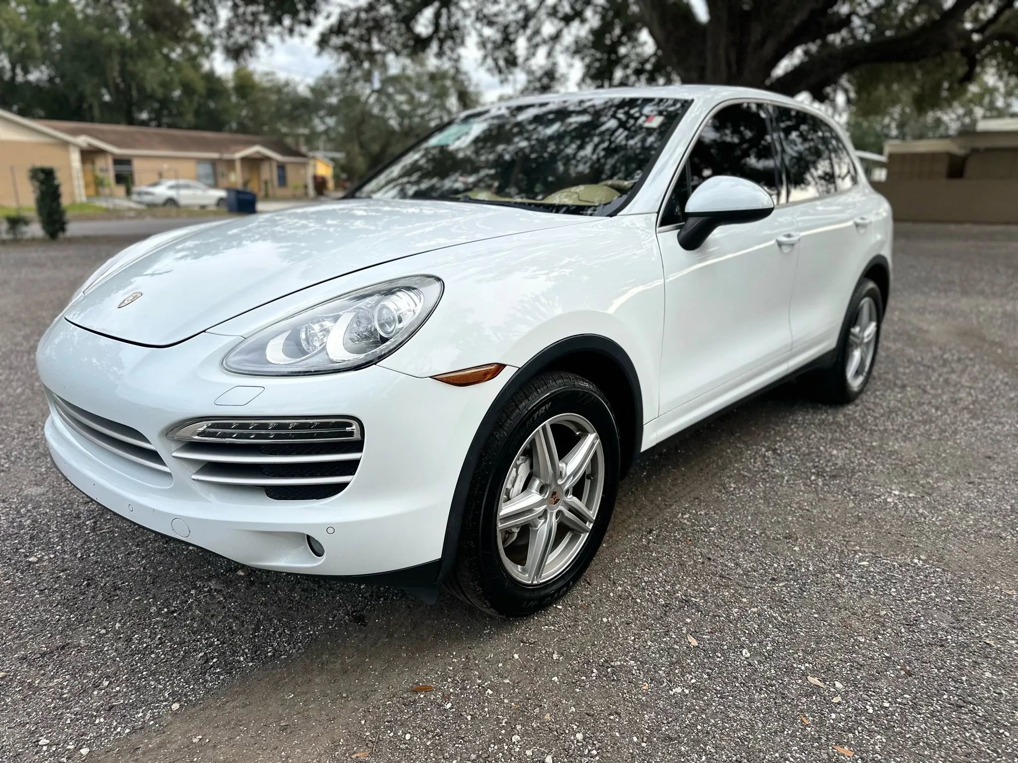 Used 2014 Porsche Cayenne Platinum Edition image 1