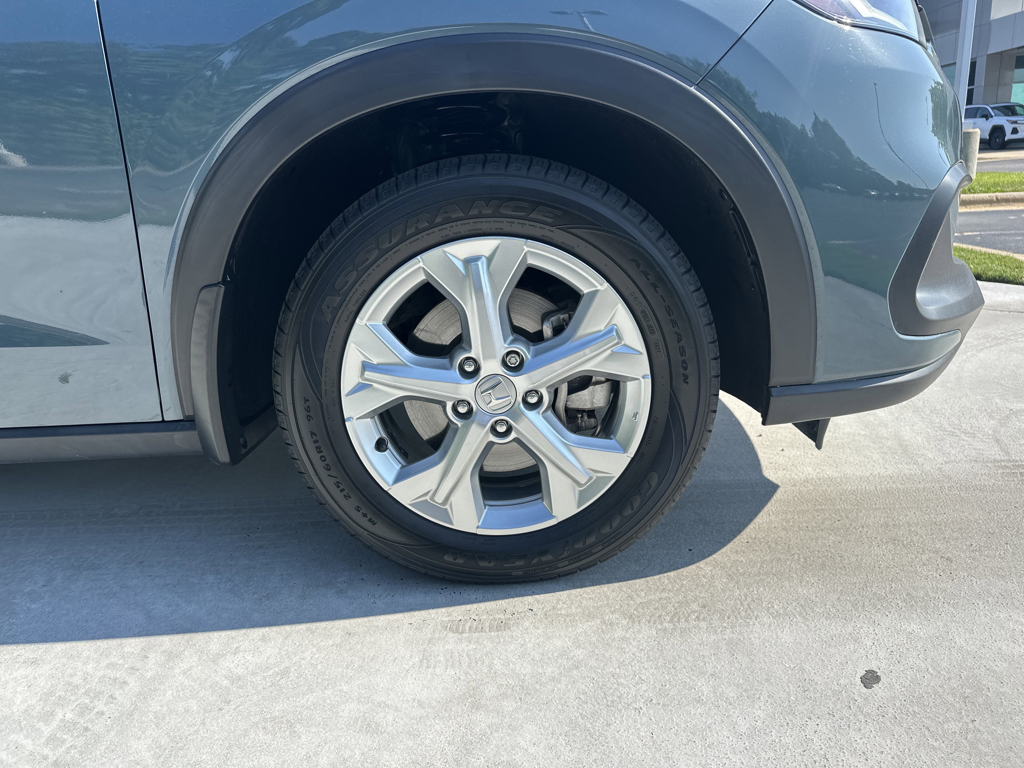 Used 2024 Honda HR-V LX image 13