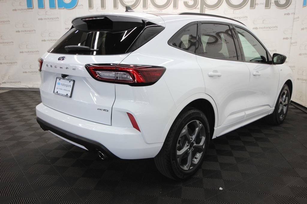 Used 2023 Ford Escape ST-Line AWD/4WD image 9