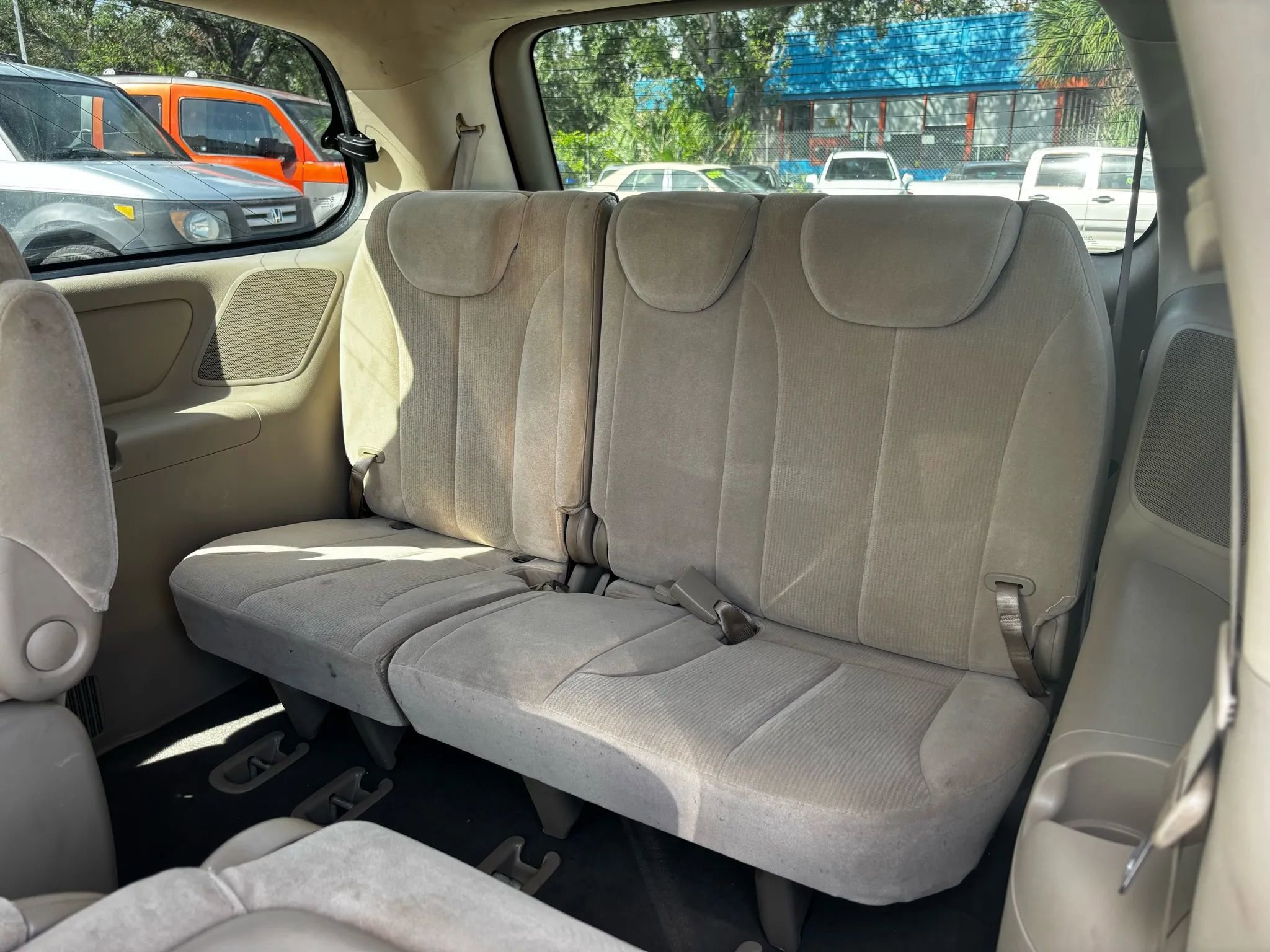 Used 2008 Kia Sedona LX image 13