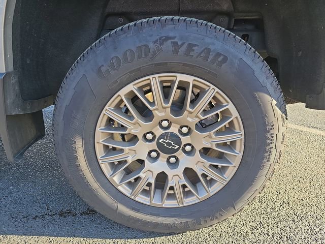 Used 2024 Chevrolet Colorado W/T image 11