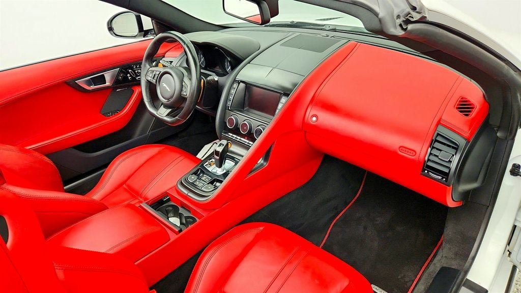 Used 2015 Jaguar F-TYPE S RWD image 21