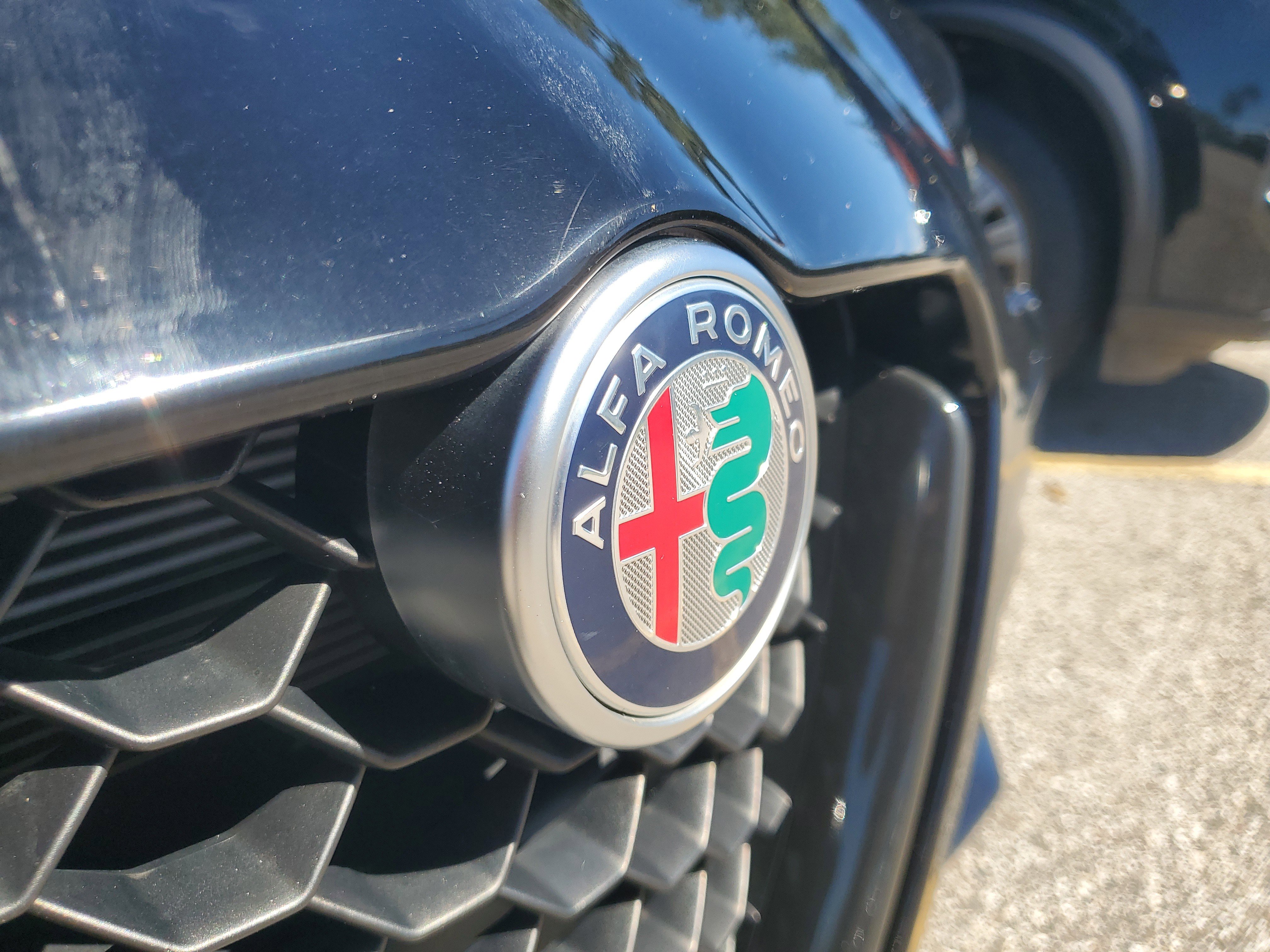 Used 2019 Alfa Romeo Giulia w/ Nero Edizione image 6