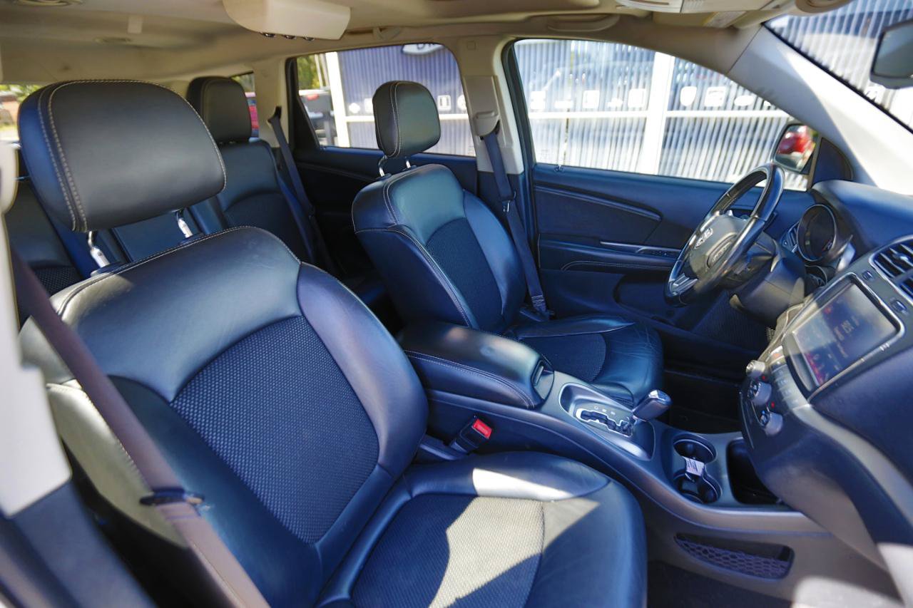Used 2020 Dodge Journey Crossroad FWD image 21