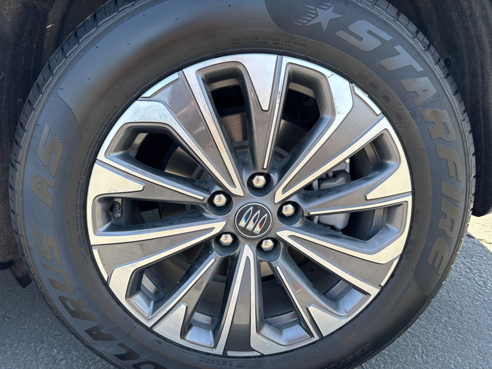 Used 2024 Buick Envision Preferred AWD/4WD image 29