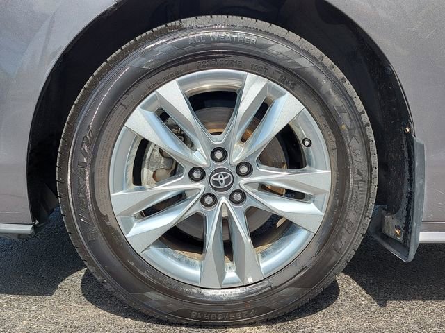 Used 2024 Toyota Sienna XLE w/ XLE Plus Package image 13