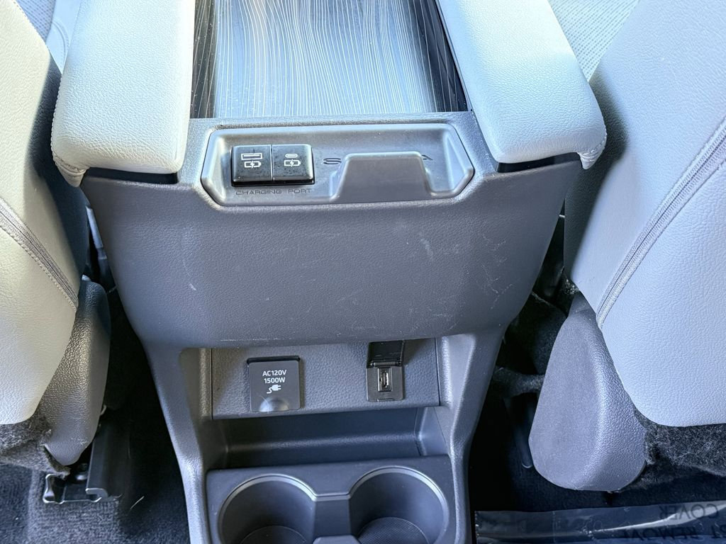 Used 2021 Toyota Sienna Limited FWD image 12