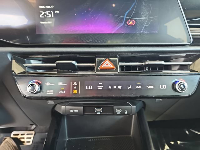 Used 2024 Kia Niro EX Touring FWD image 18