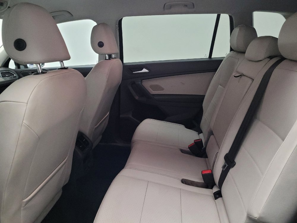 Used 2019 Volkswagen Tiguan SE image 18