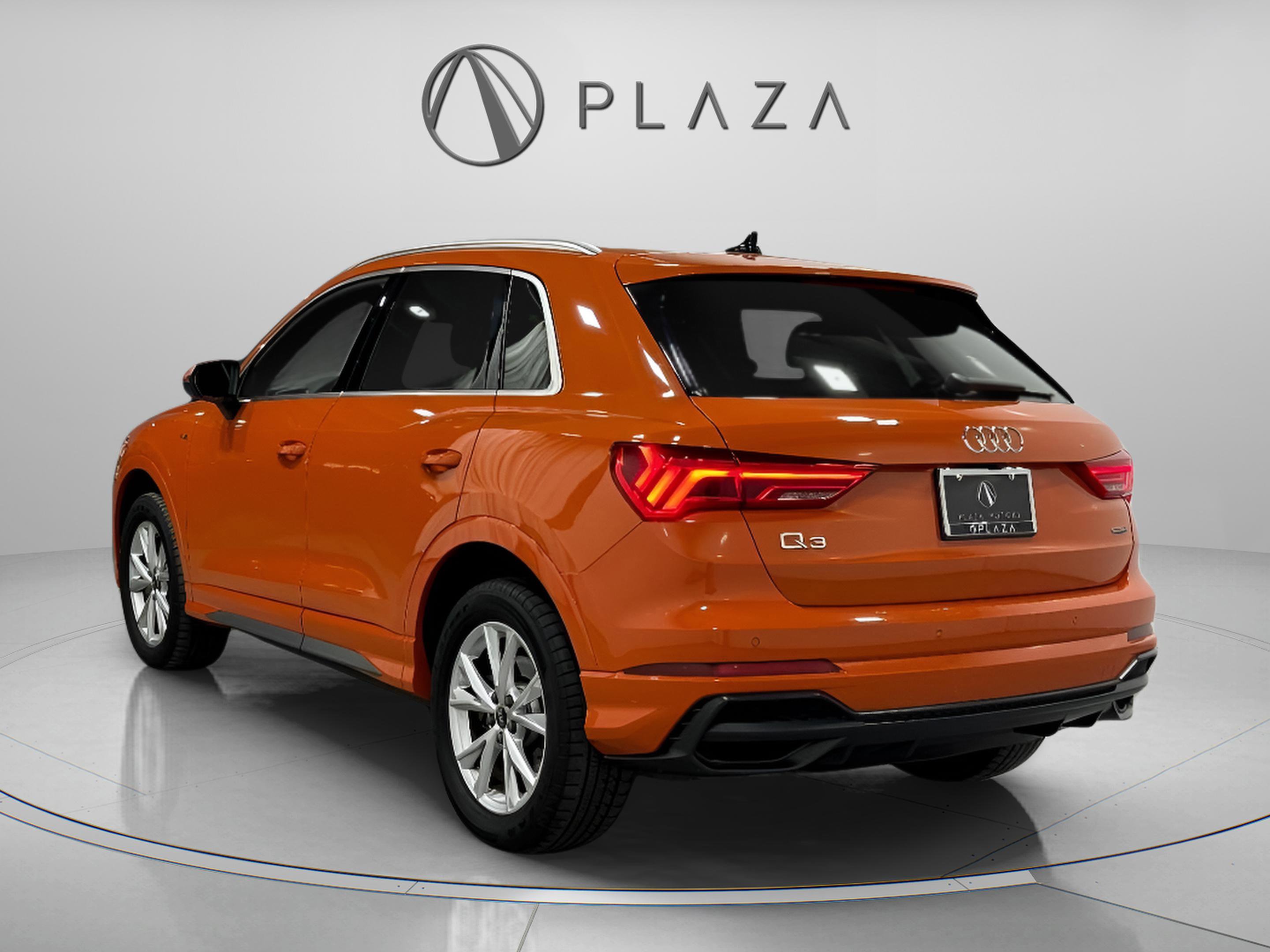 Certified 2022 Audi Q3 2.0T Premium w/ Convenience Package image 3