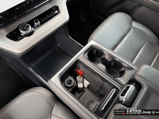 Used 2025 Ford Expedition Active RWD image 19